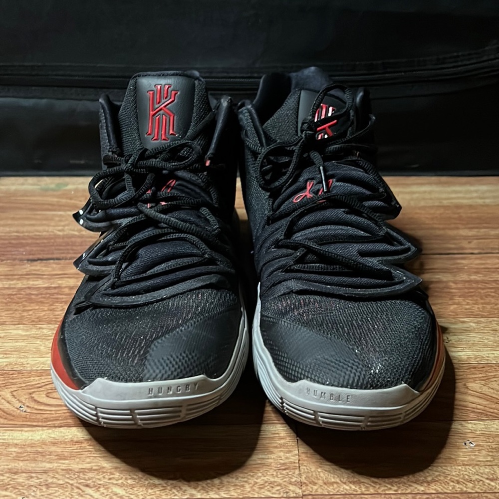 NIKE KYRIE’S